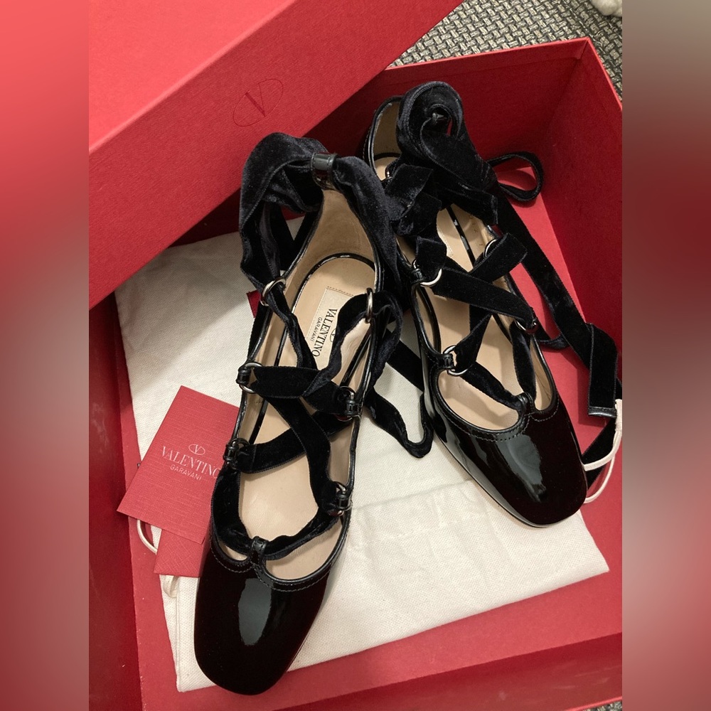 Valentino lace up patent leather block heels